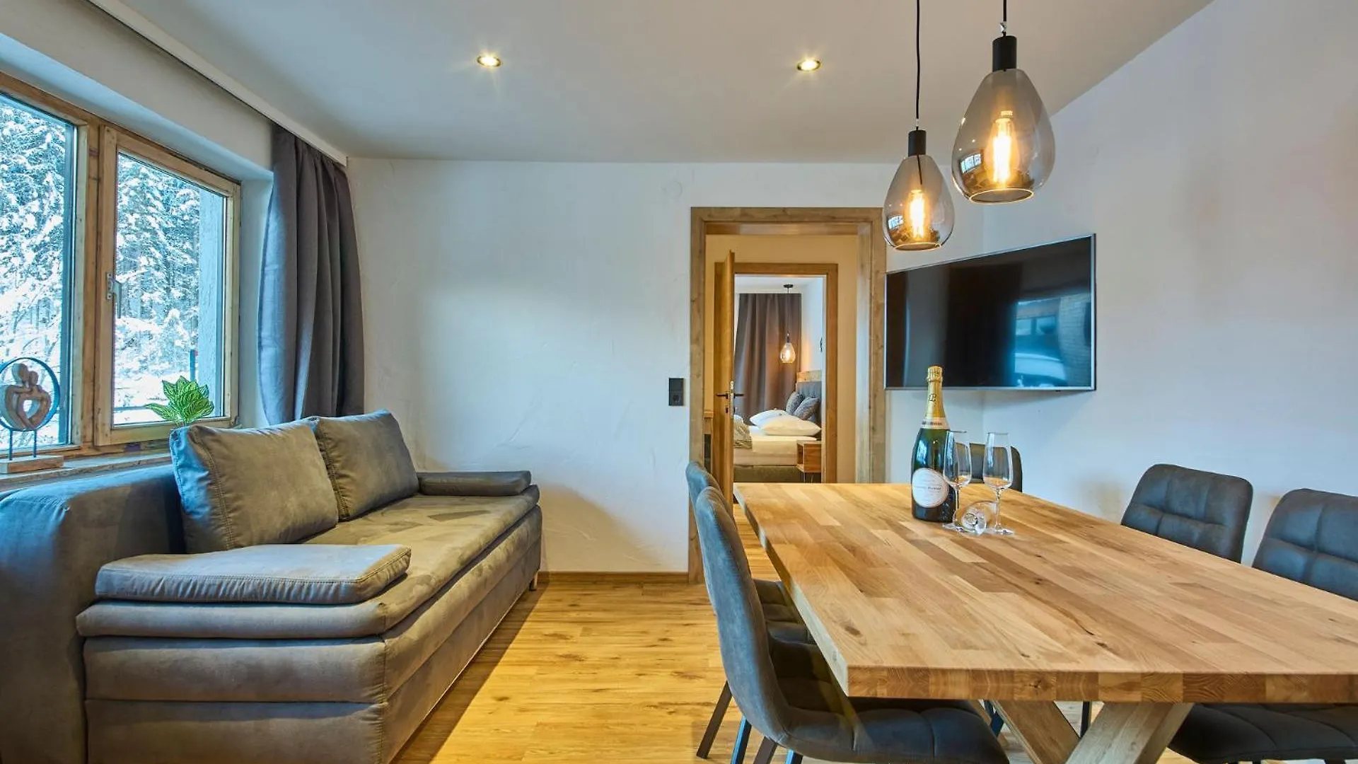 Apartment Eastside Top 8 سالباخ هينترغليم